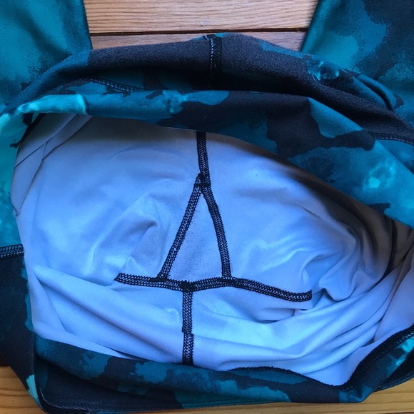 Fabletics Teal Floral Leggings, EUC, M - Picture 10 of 11